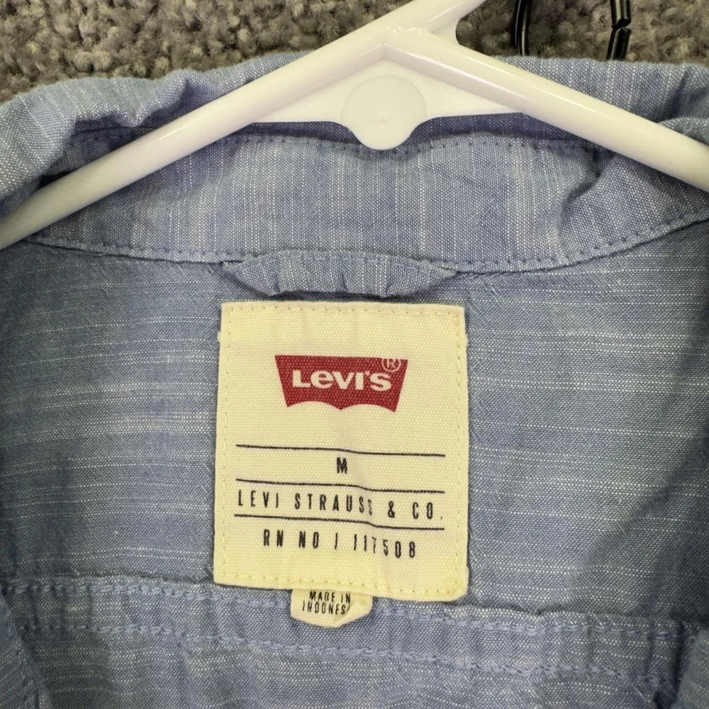 Levi's Shirt Mens Medium Blue Solid Short Sleeve Button Up Chambray Pockets
